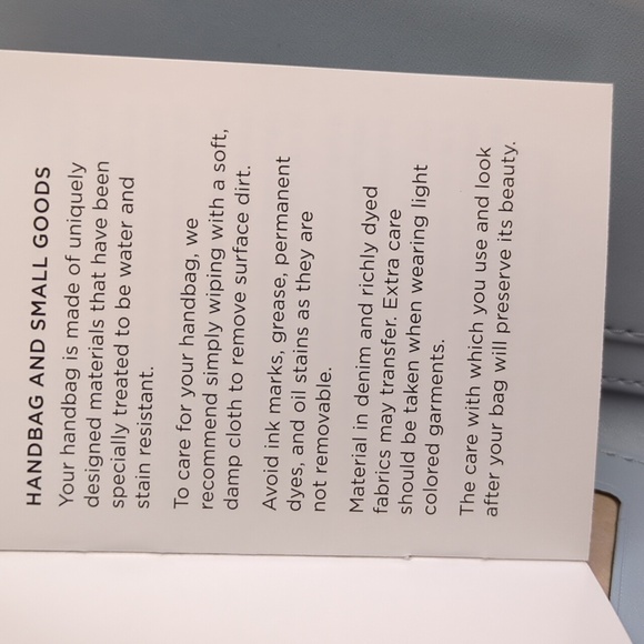 Michael Kors Jet Set Girls Passport Case - Picture 6 of 13